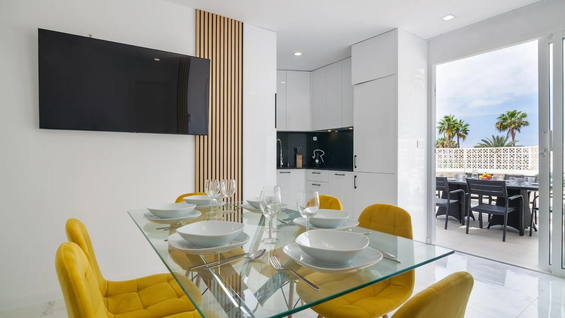 Ponderosa Next To The Pool Apartments With Big Terraces Close To The Beach And Siam Park Playa Feñabe